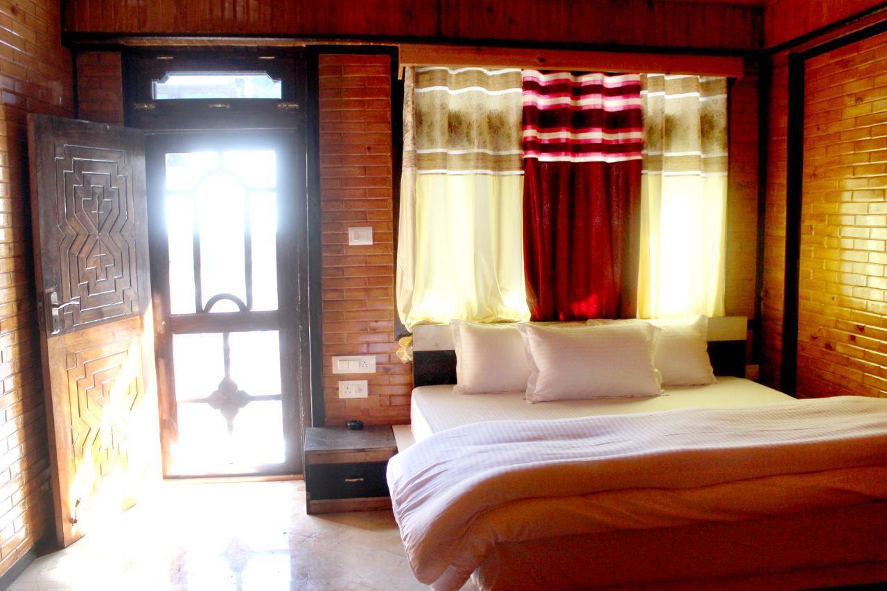 Hotel Uttarayan Sāngla Eksteriør bilde